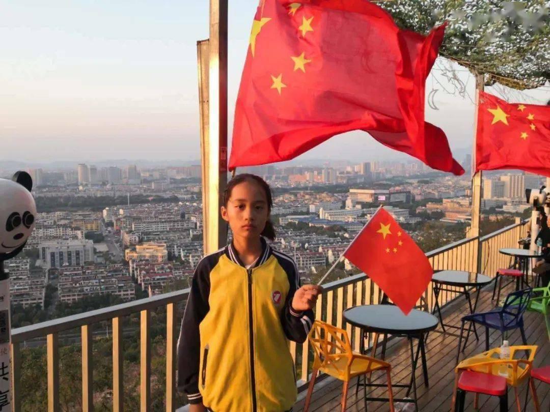 38分16板！小韩德君离开后，广州又一22岁内线崛起，模板是易建联